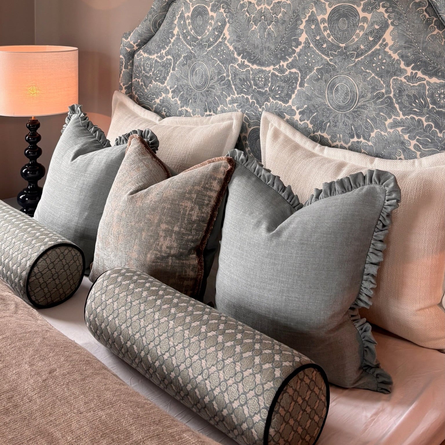 Rosalie Wavy Edge Romantic